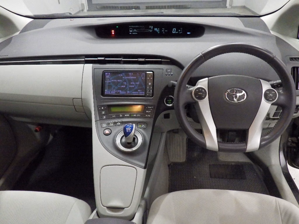TOYOTA PRIUS