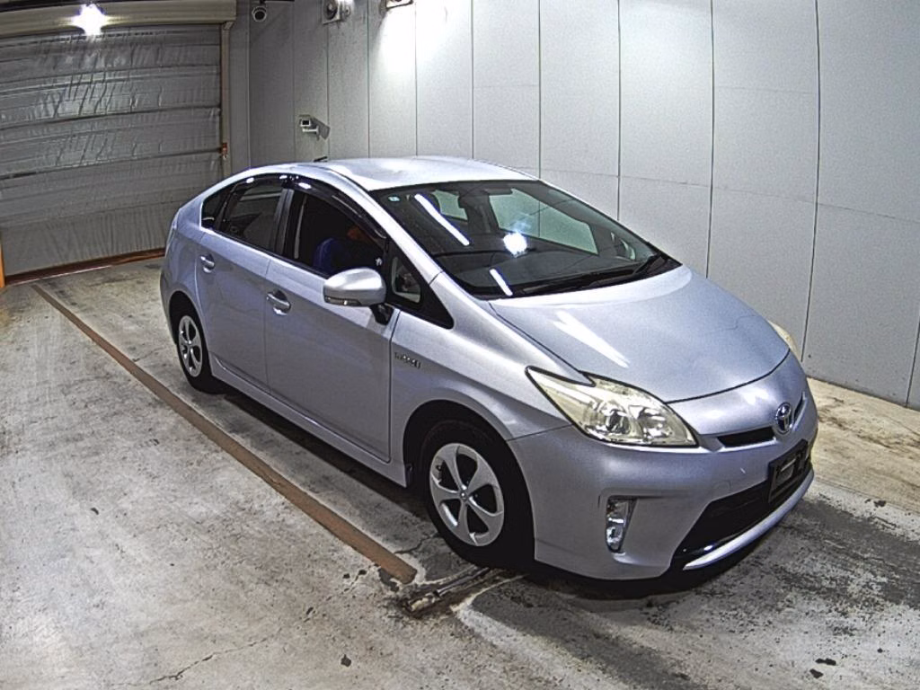 TOYOTA PRIUS