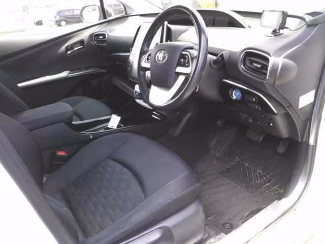 TOYOTA PRIUS PHV
