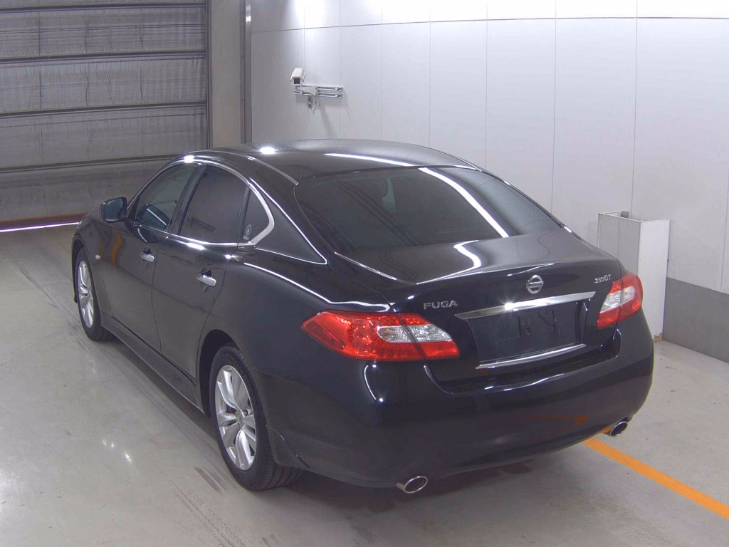 NISSAN FUGA