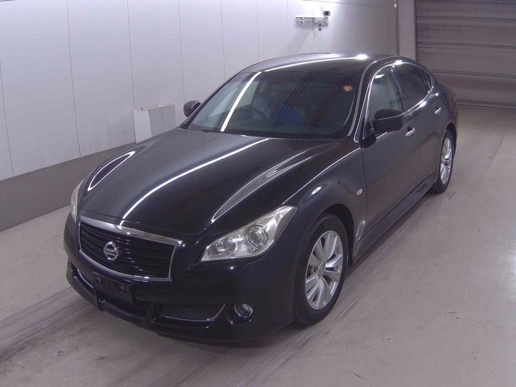 NISSAN FUGA