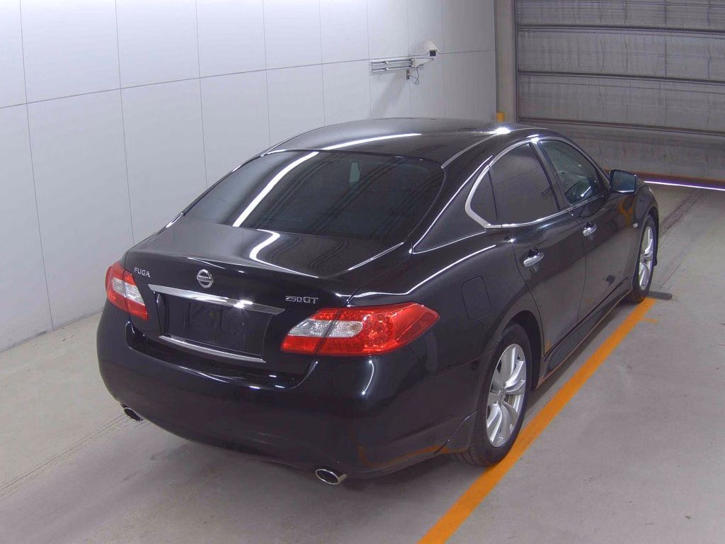 NISSAN FUGA