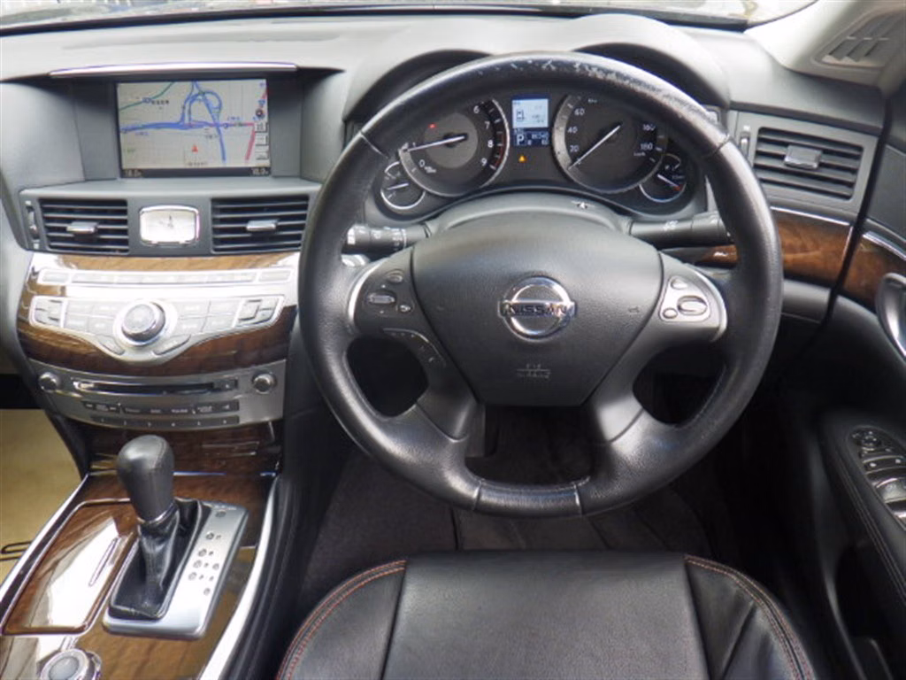 NISSAN FUGA