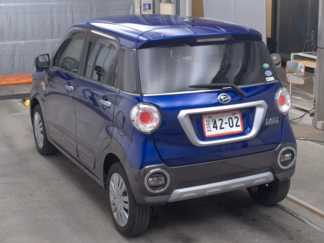DAIHATSU CAST