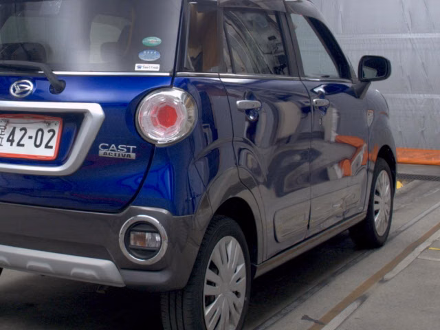 DAIHATSU CAST