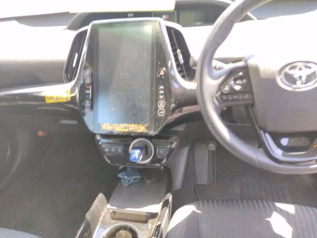 TOYOTA PRIUS PHV