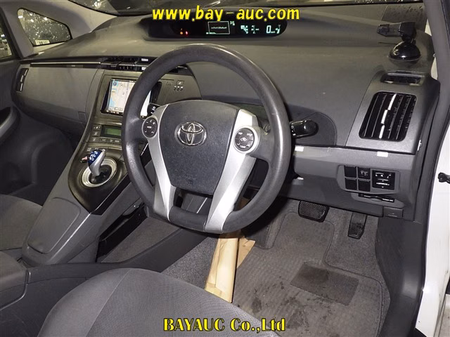TOYOTA PRIUS