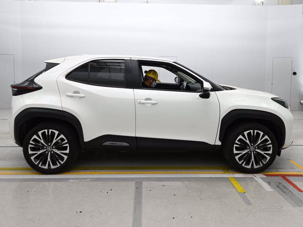 TOYOTA YARIS CROSS