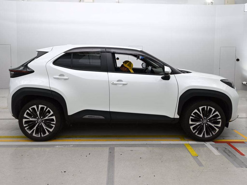 TOYOTA YARIS CROSS