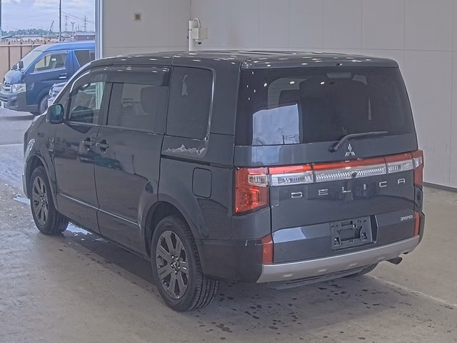 MITSUBISHI DELICA D:5