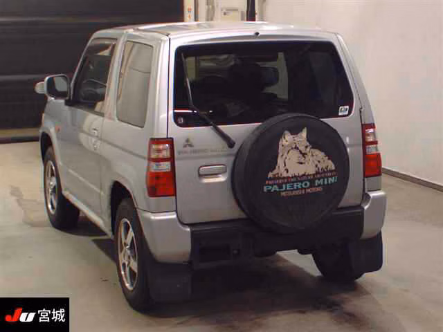 MITSUBISHI PAJERO MINI