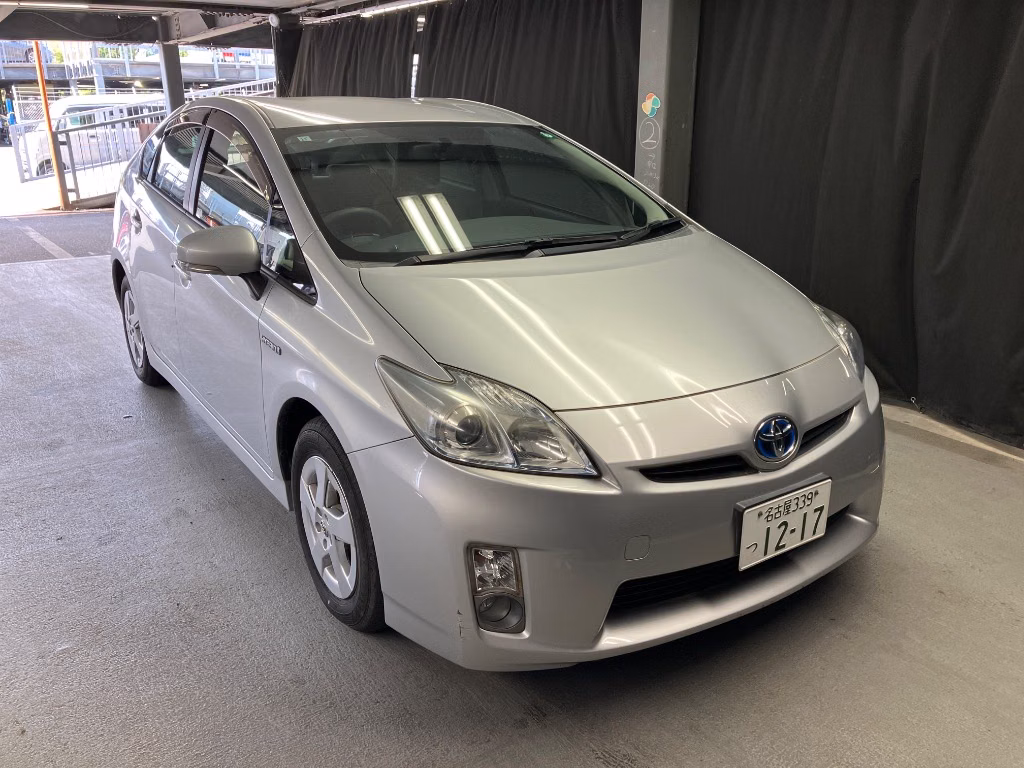 TOYOTA PRIUS