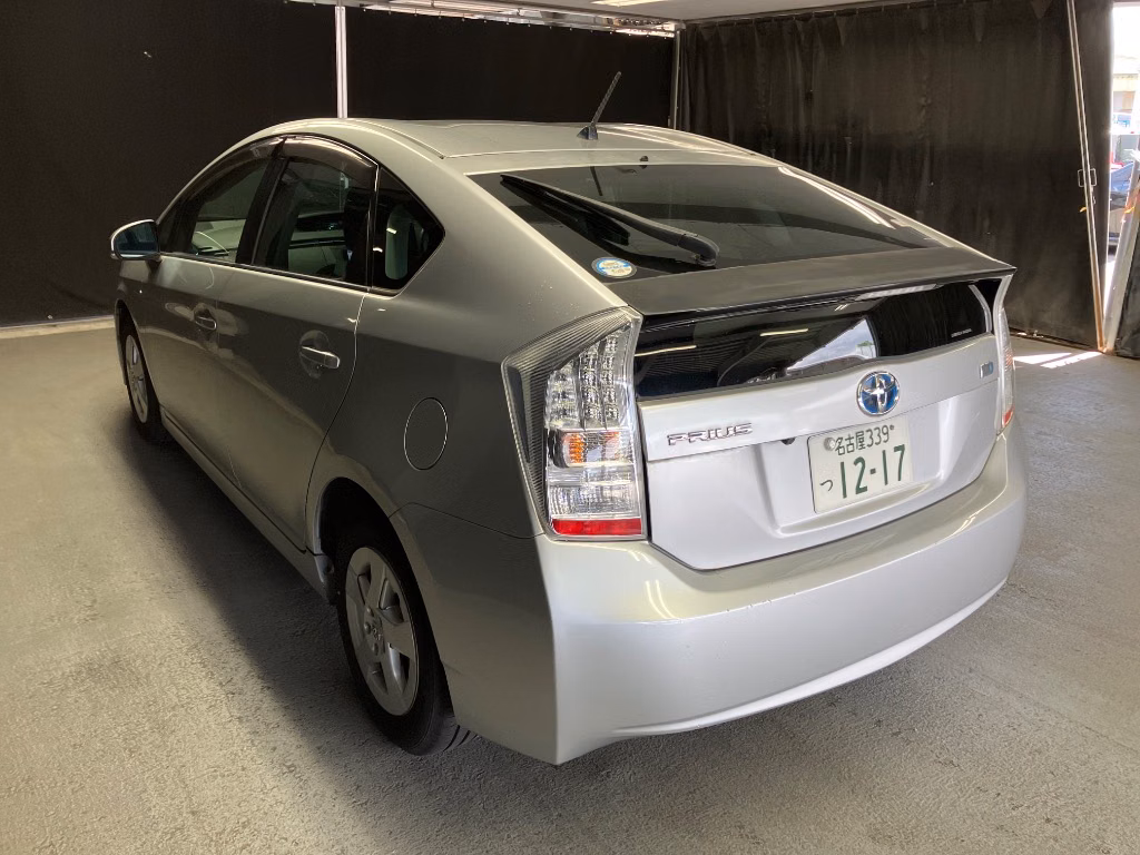 TOYOTA PRIUS