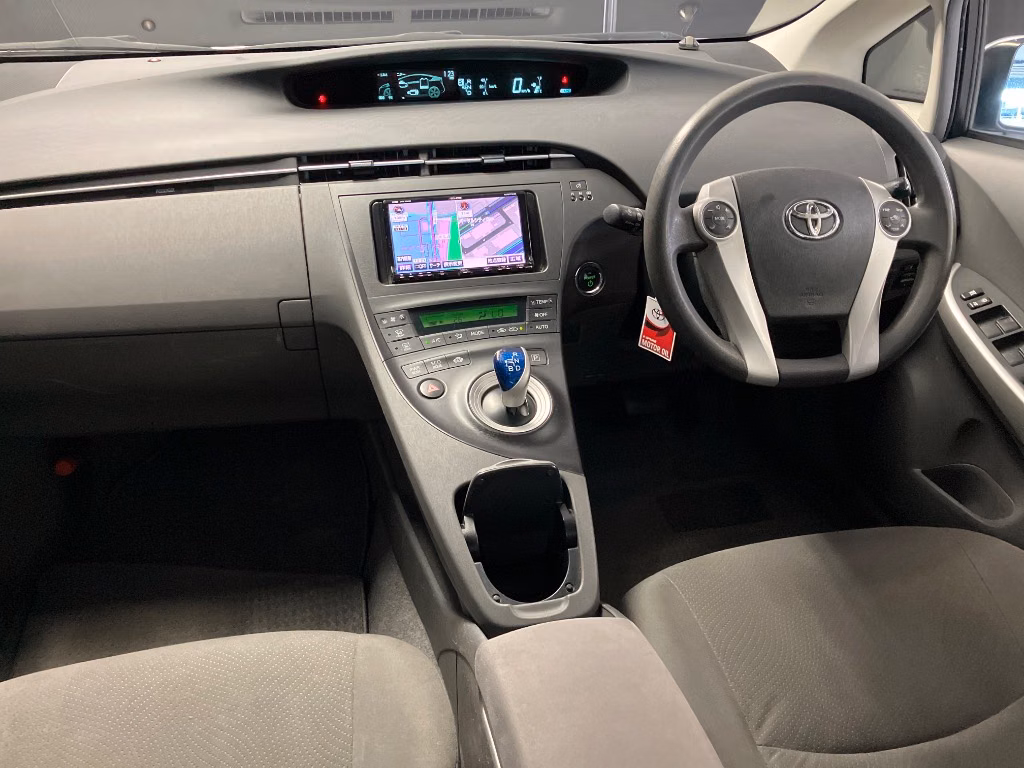 TOYOTA PRIUS