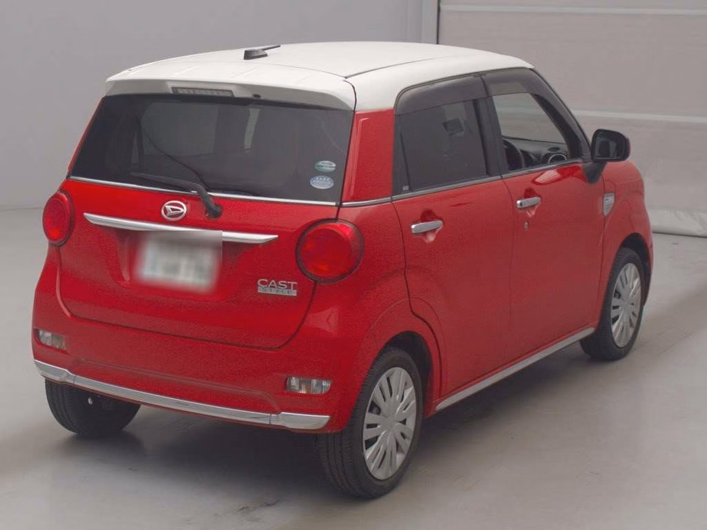 DAIHATSU CAST