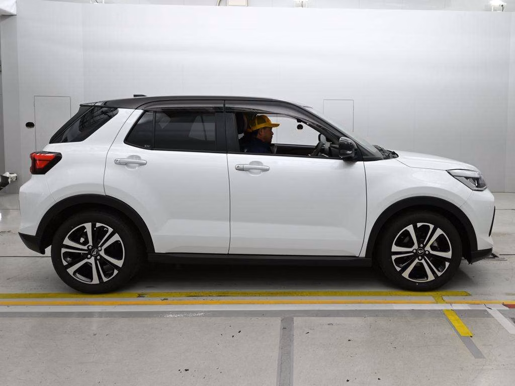 DAIHATSU ROCKY