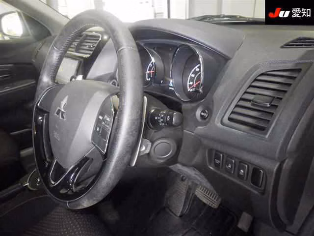 MITSUBISHI RVR