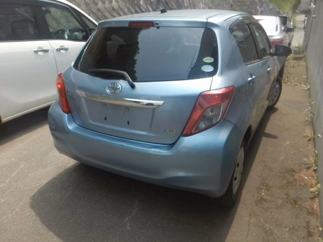 TOYOTA VITZ