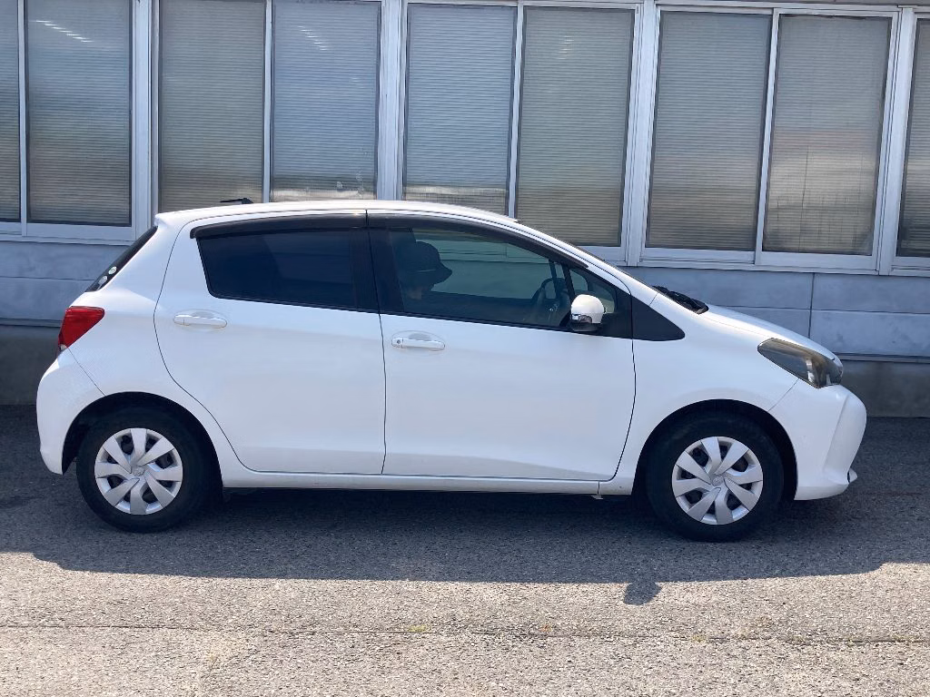 TOYOTA VITZ