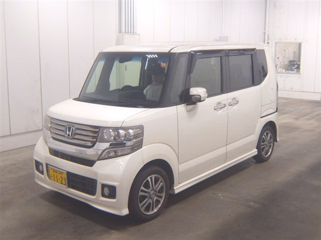 HONDA N-BOX+
