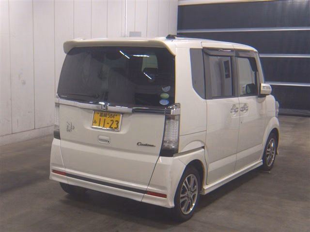 HONDA N-BOX+