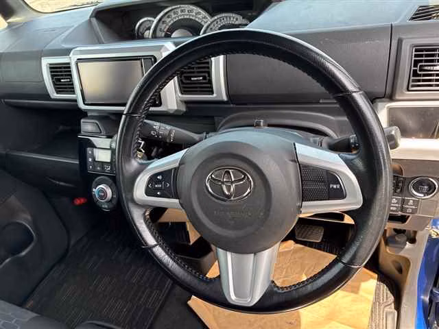 TOYOTA PIXIS MEGA