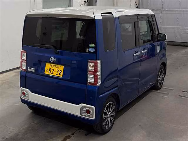 TOYOTA PIXIS MEGA