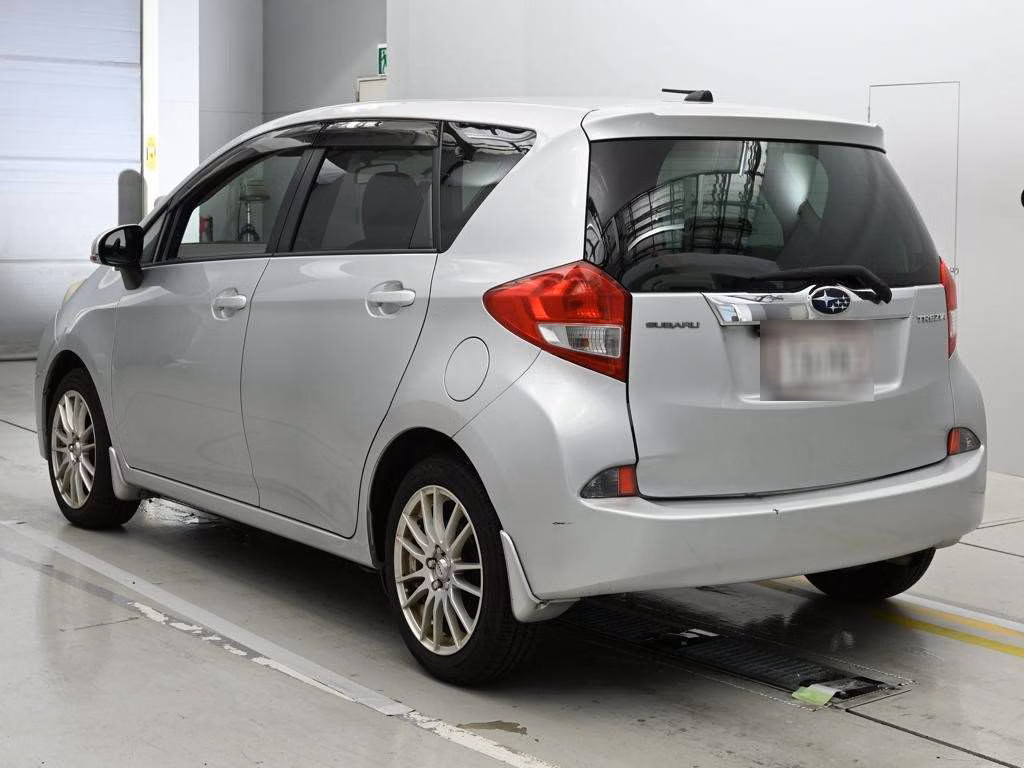 SUBARU TREZIA