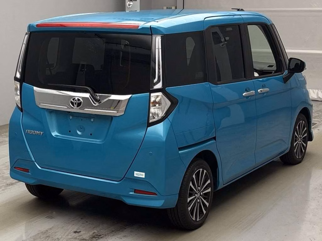 TOYOTA ROOMY