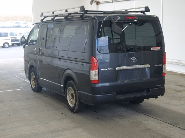 TOYOTA REGIUS ACE