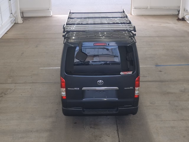TOYOTA REGIUS ACE