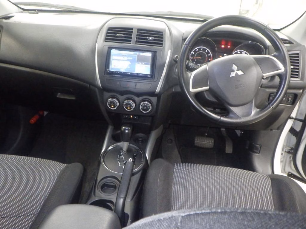 MITSUBISHI RVR