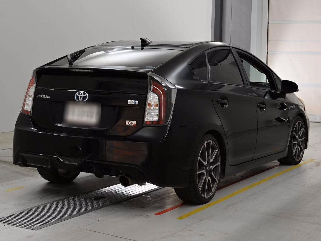 TOYOTA PRIUS