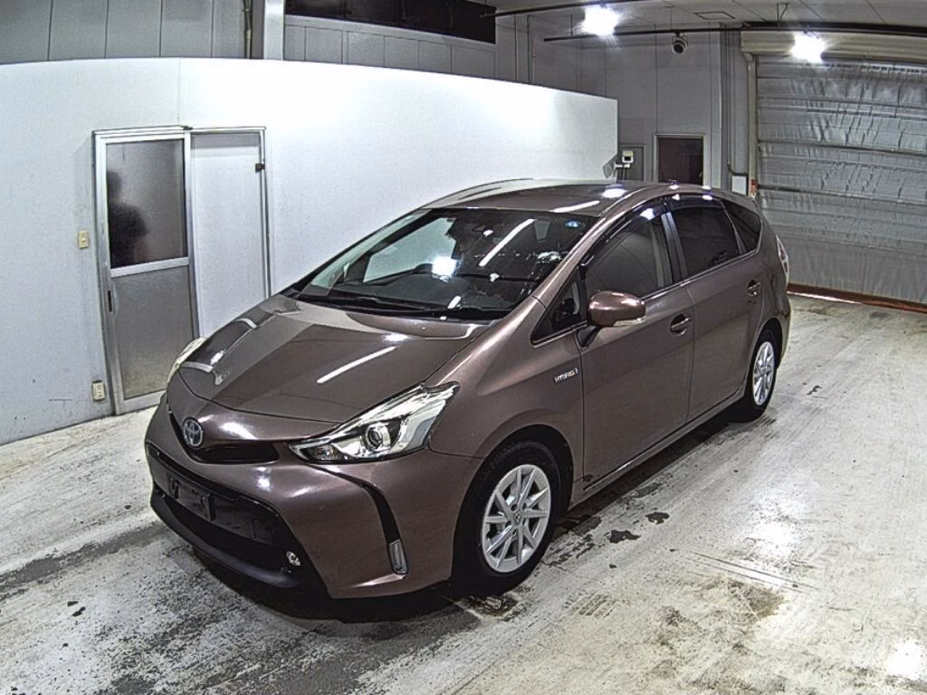 TOYOTA PRIUS ALPHA