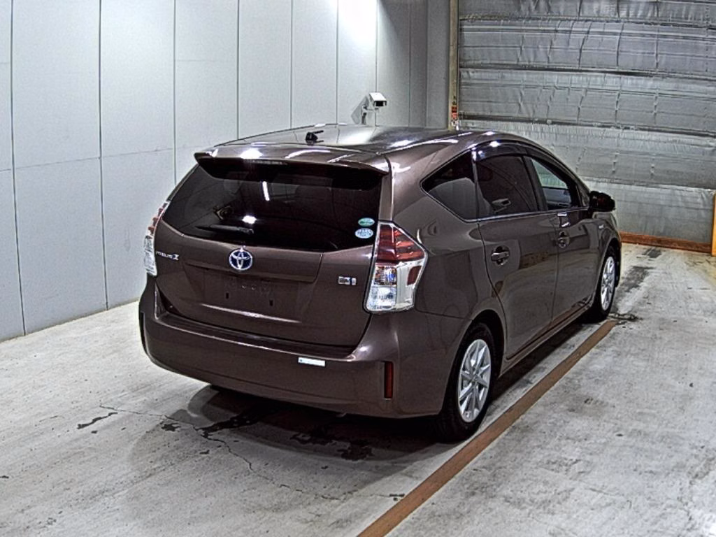 TOYOTA PRIUS ALPHA