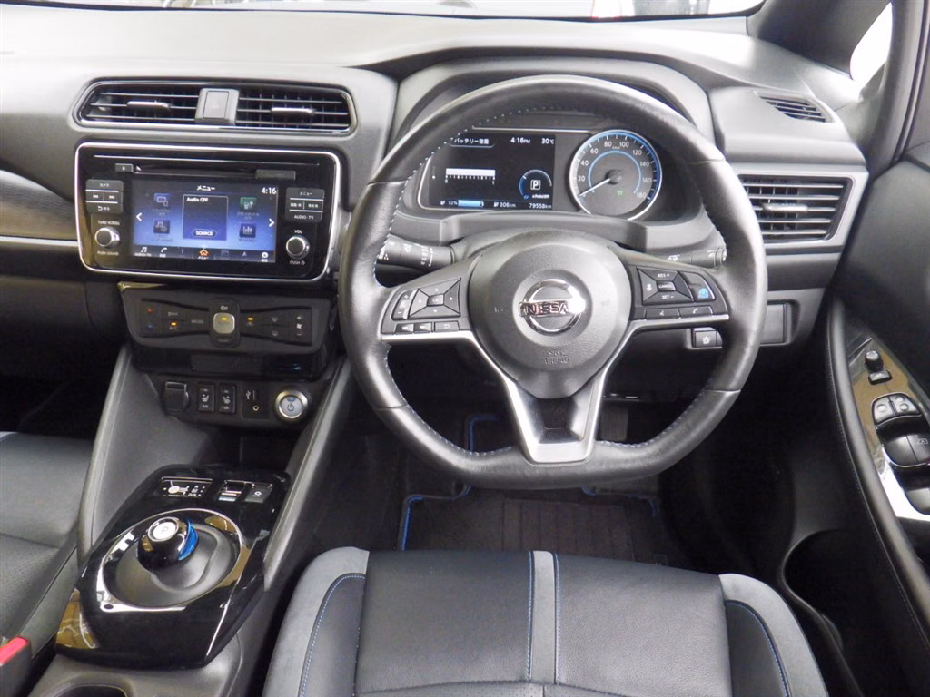 NISSAN LEAF
