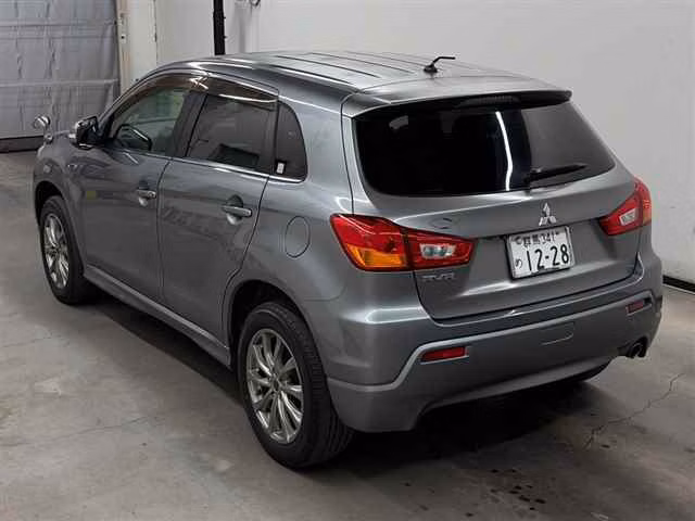 MITSUBISHI RVR