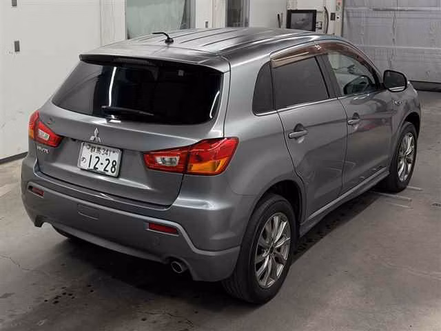 MITSUBISHI RVR