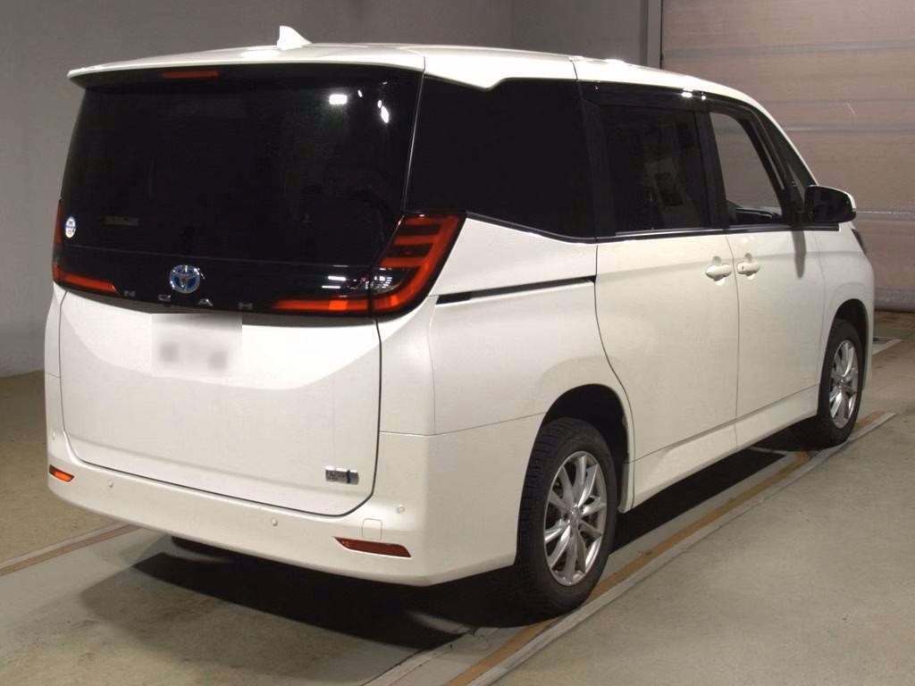 TOYOTA NOAH