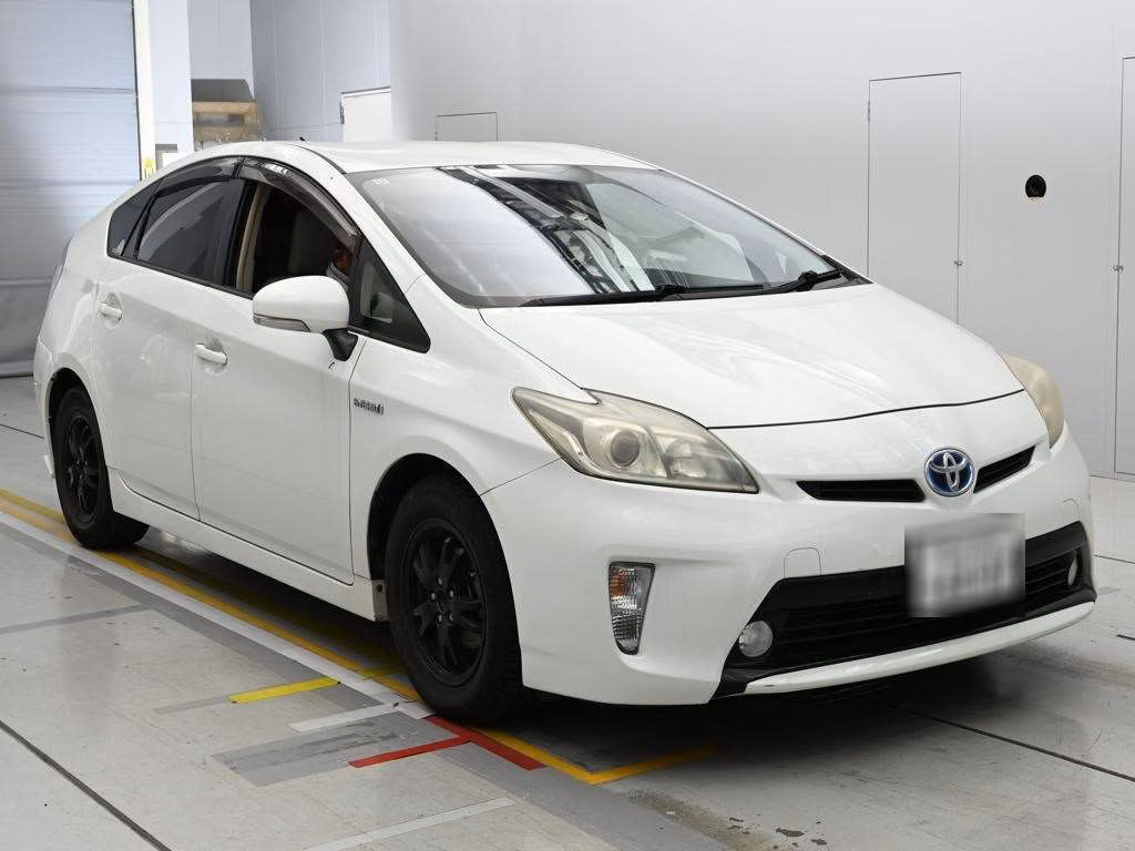 TOYOTA PRIUS