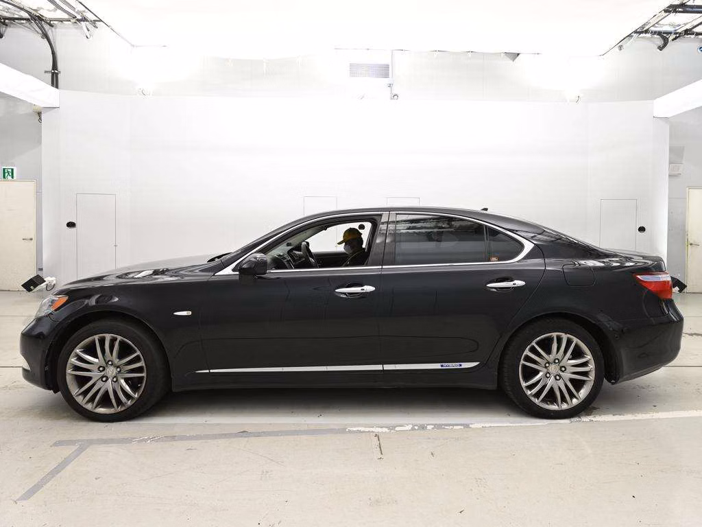 LEXUS LS600H