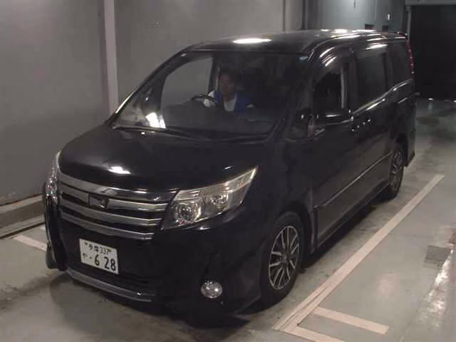 TOYOTA NOAH