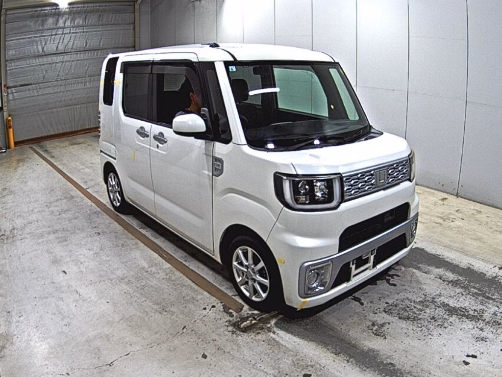 DAIHATSU WAKE