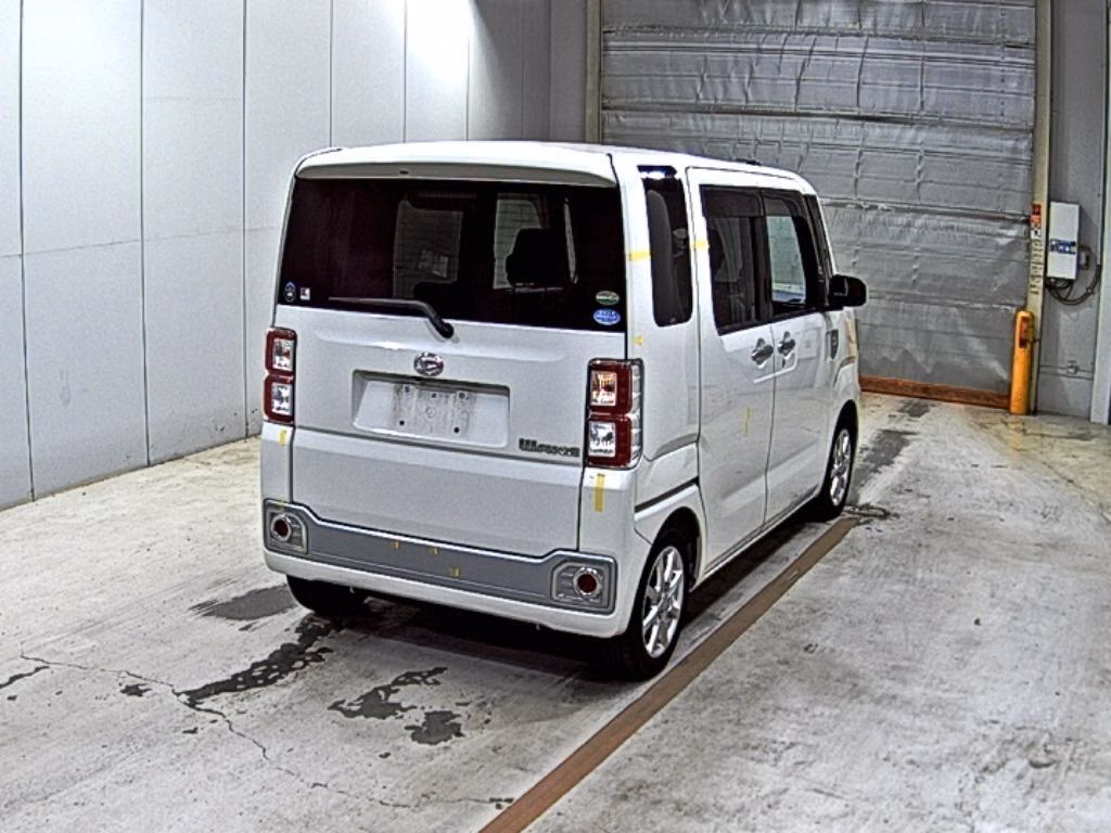 DAIHATSU WAKE