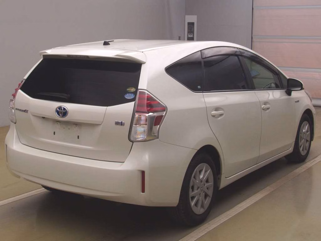 TOYOTA PRIUS ALPHA