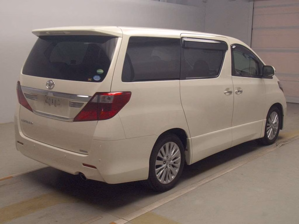 TOYOTA ALPHARD