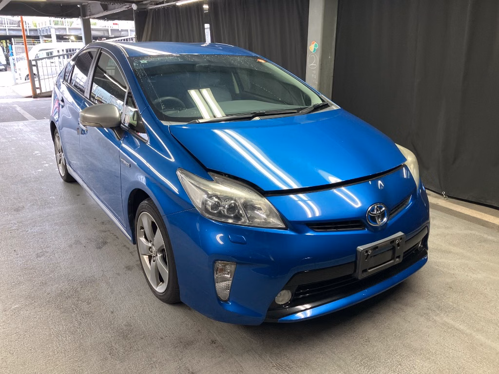 TOYOTA PRIUS