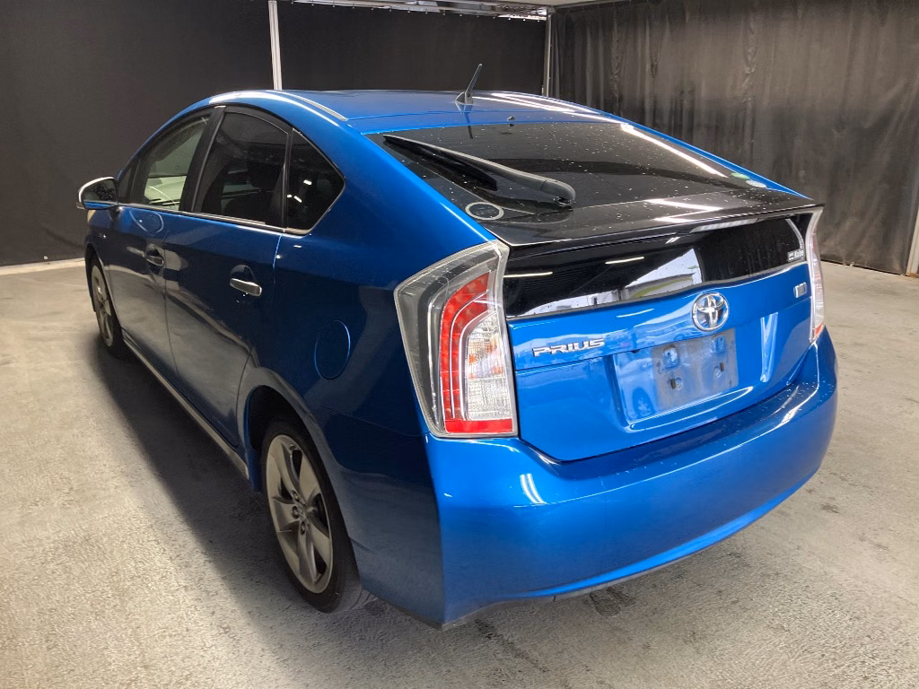 TOYOTA PRIUS