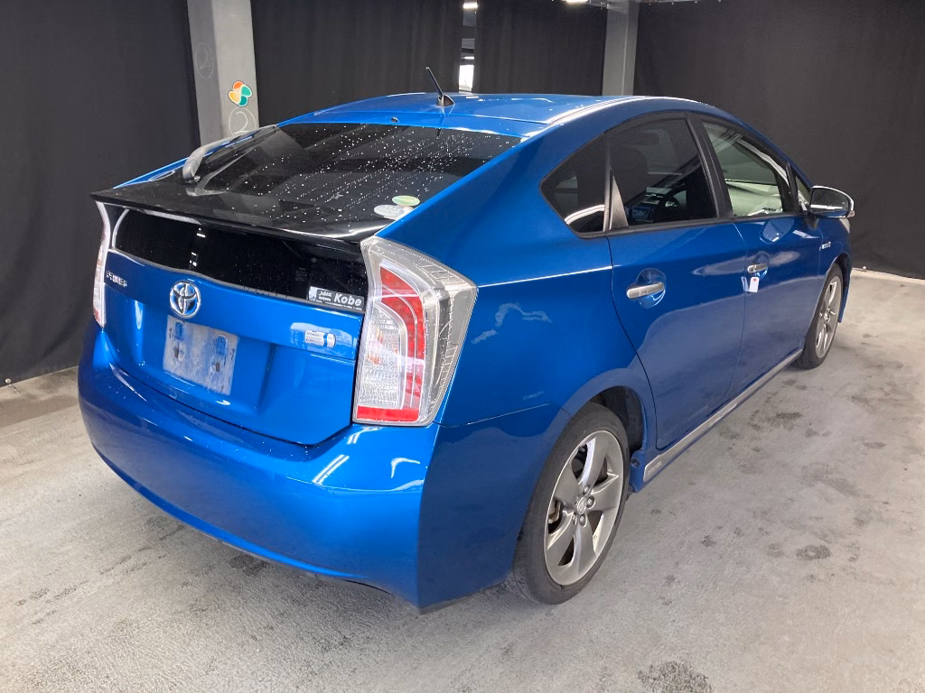 TOYOTA PRIUS