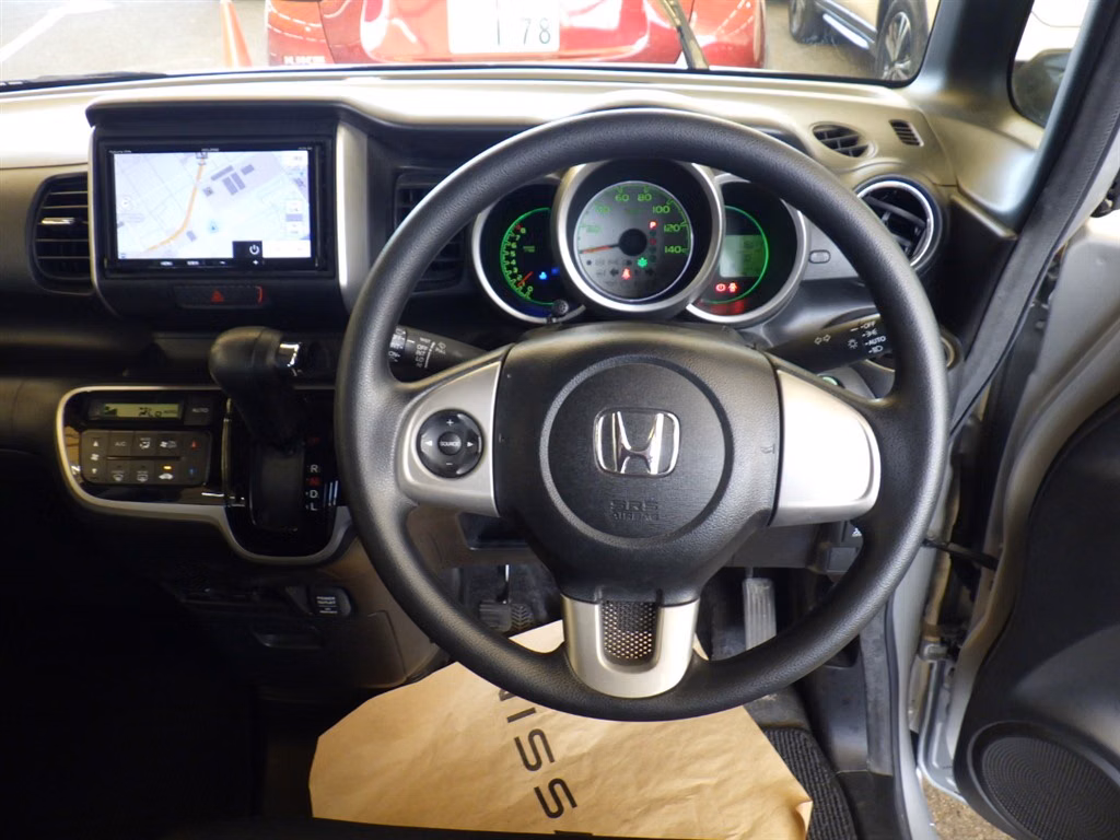 HONDA N-BOX+